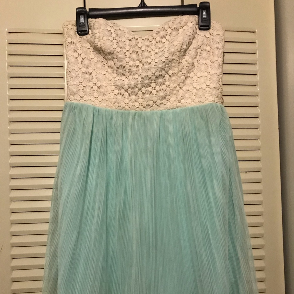 Strapless dress